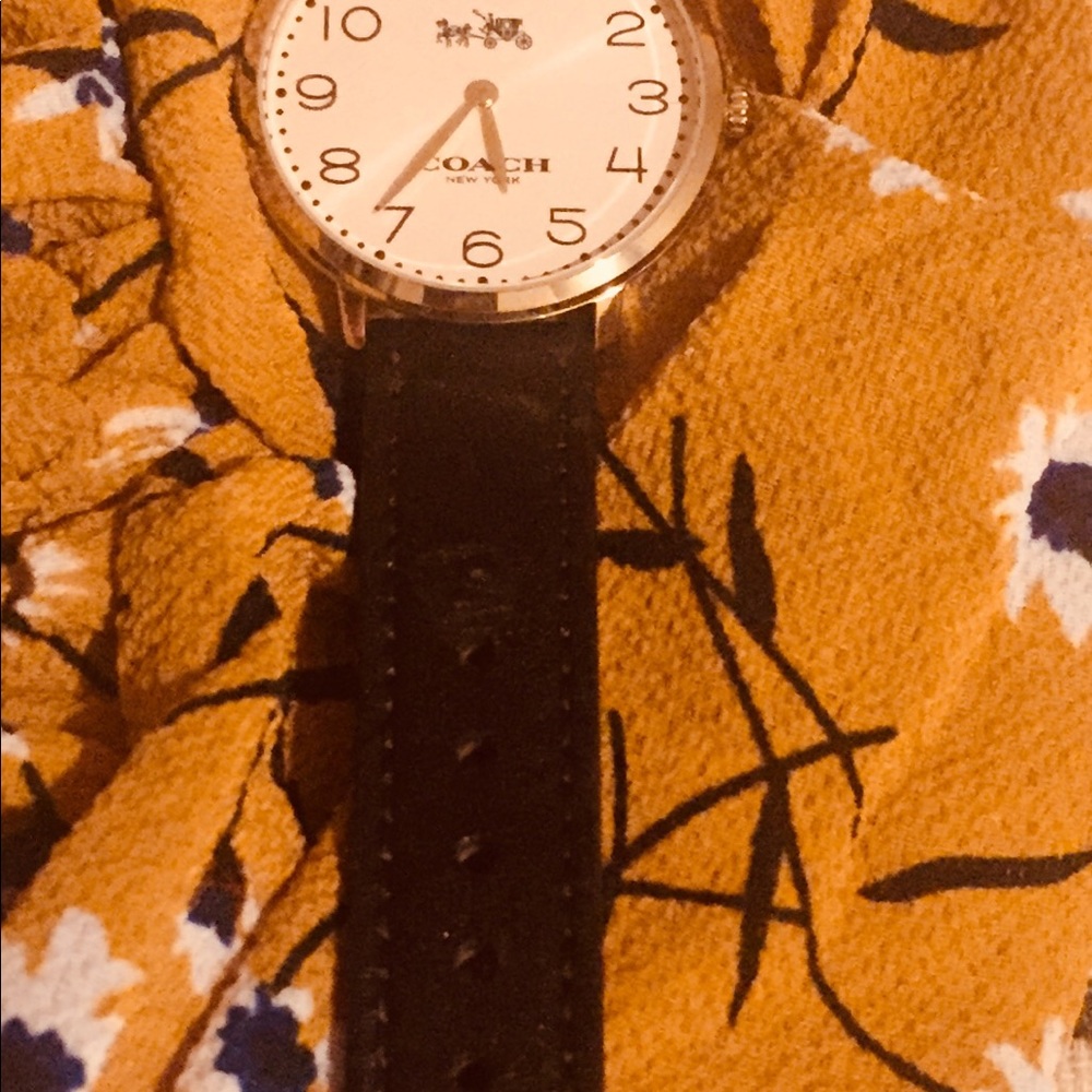 Watch - Picture 2 of 3